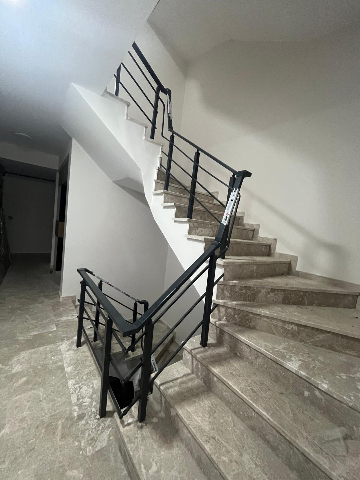 Merdiven pleksi korkuluk 75